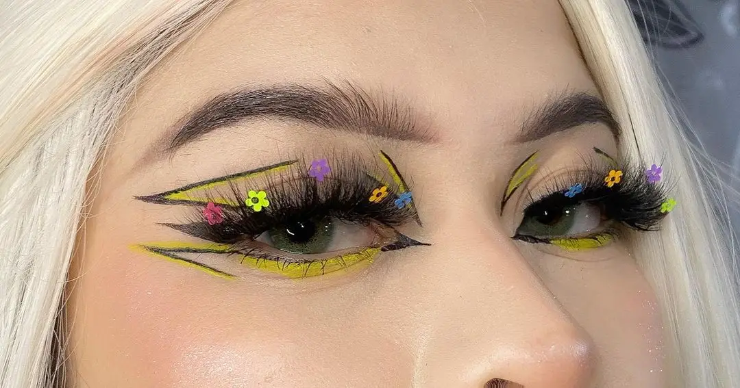 flower lashes